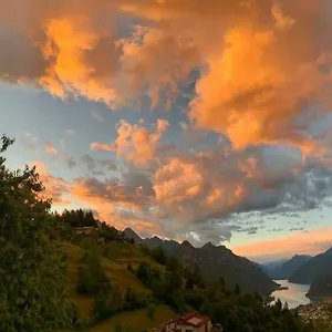 L'ariosa D'idro Bed & Breakfast
